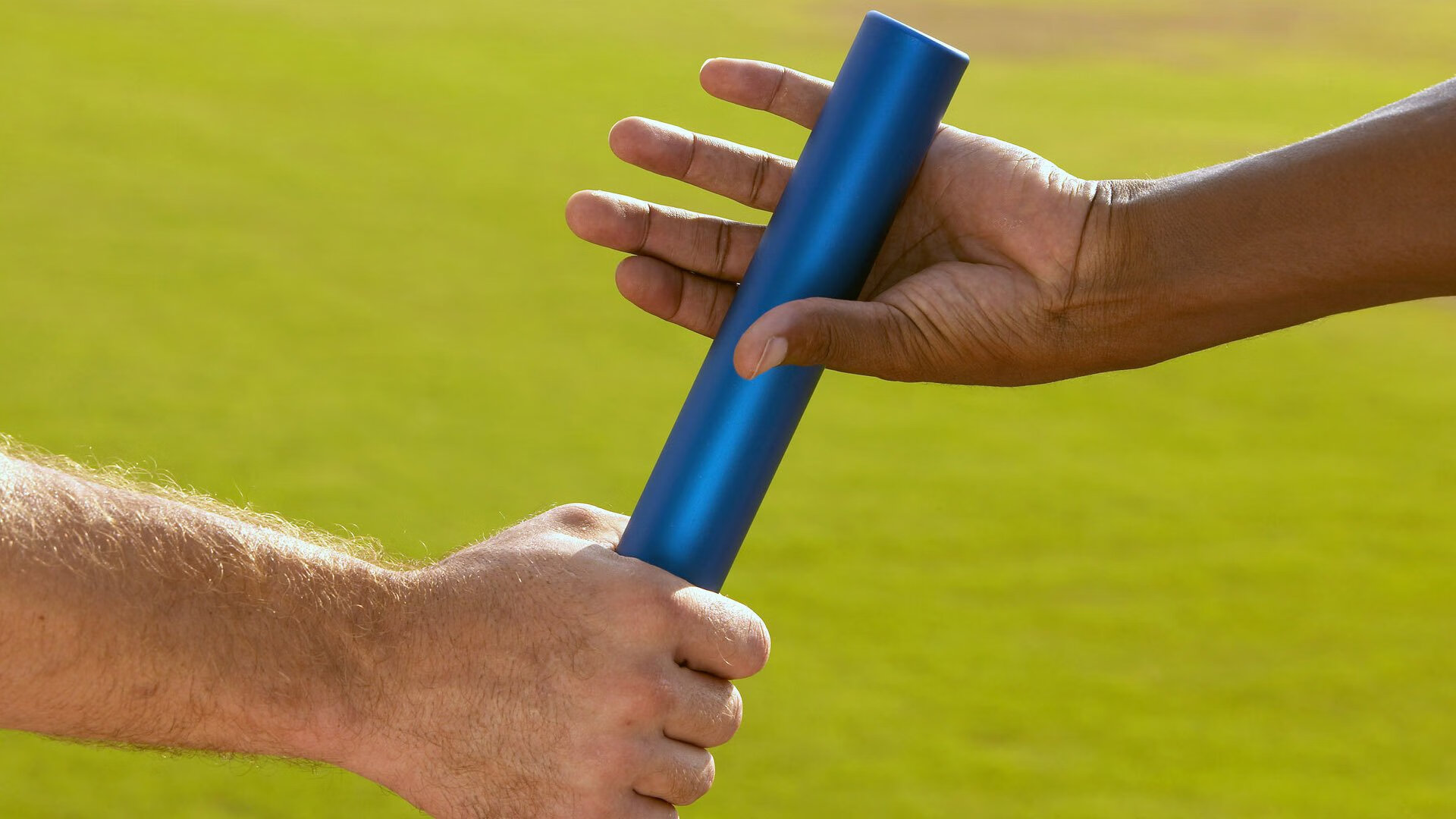 《硬核对抗：FPS类电竞赛事激烈拼杀》，硬核pk